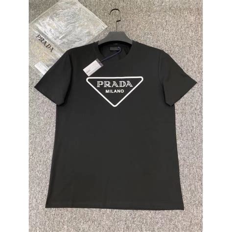 camiseta prada